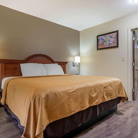 Econo Lodge Inn & Suites Фловуд Екстер'єр фото