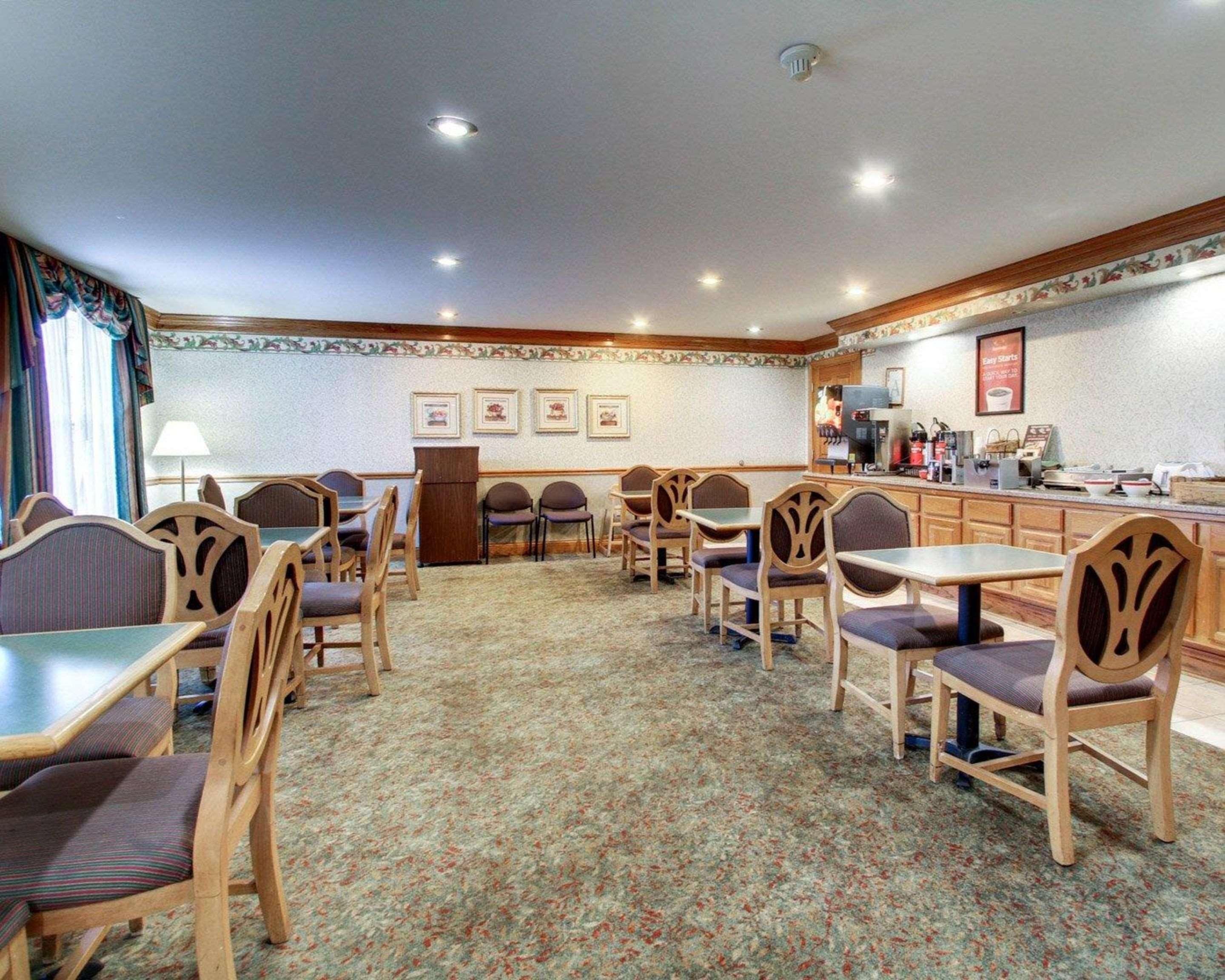 Econo Lodge Inn & Suites Фловуд Екстер'єр фото