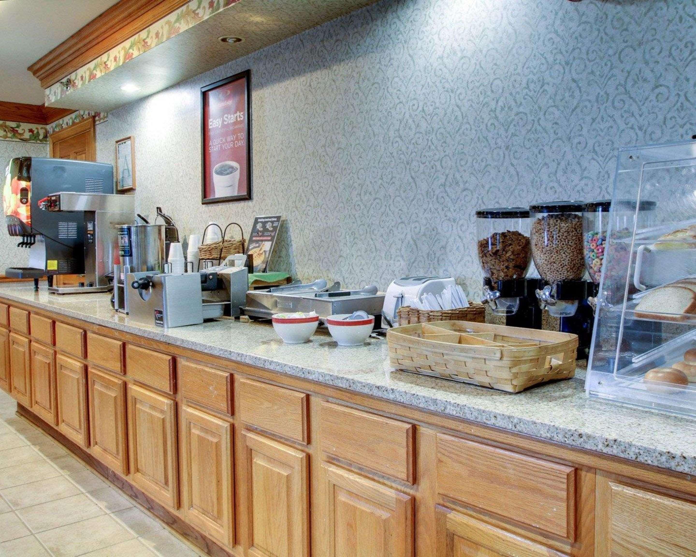 Econo Lodge Inn & Suites Фловуд Екстер'єр фото