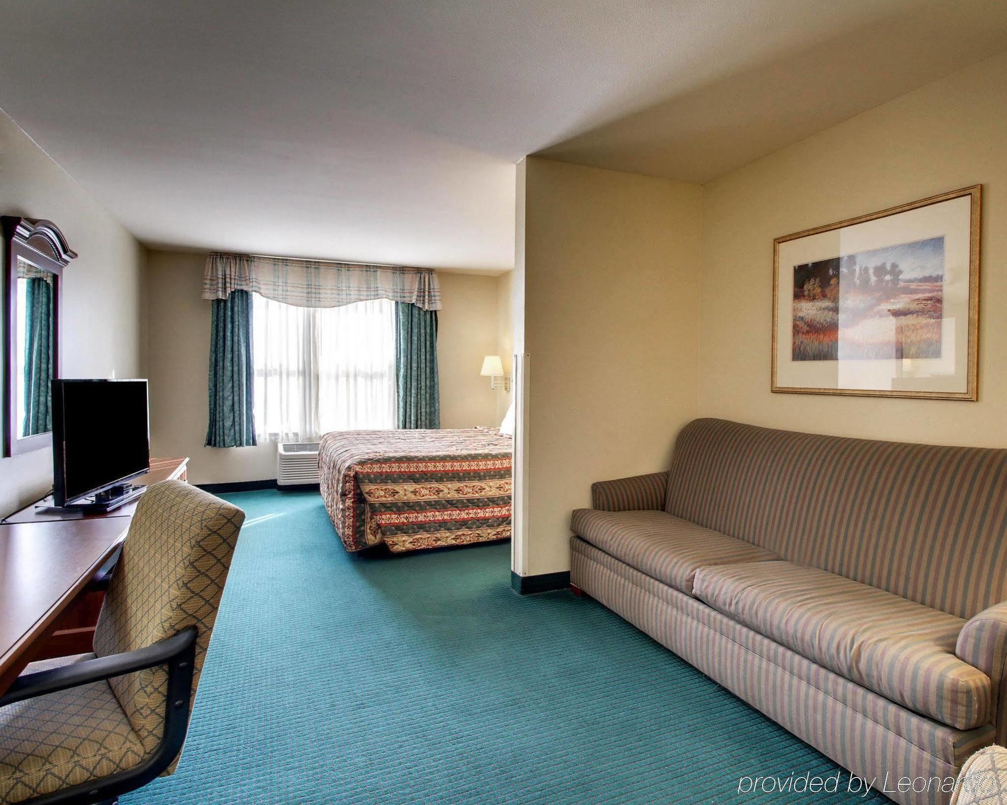 Econo Lodge Inn & Suites Фловуд Екстер'єр фото